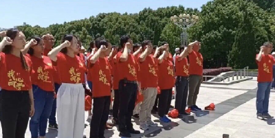 方寸间《印迹》：收录党史百句经典