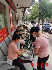 邮储银行嘉鱼支行开展“浓情端午”客户答谢活动