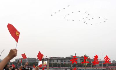 《漫画百年党史·开天辟地》：青年漫画家陈磊携手著名党史专家以图绘党史