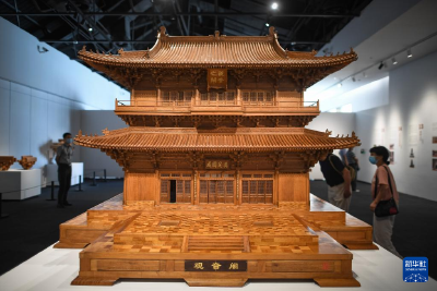 “中华营造·梁思成、林徽因”文献展在武汉开展 