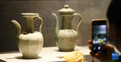 浙江省博物馆举办龙泉青瓷制釉技艺古今对比展 