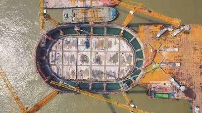 巢马铁路马鞍山公铁长江大桥主桥首个承台开始浇筑