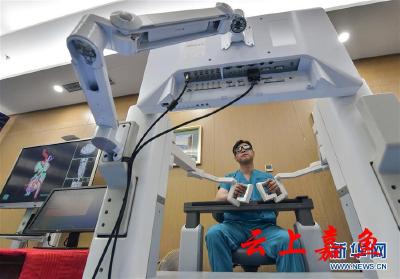 青岛大学附属医院完成一例5G超远程泌尿外科手术