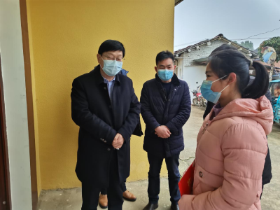 县领导赴高铁岭镇检查疫情防控并慰问困难群众及党员