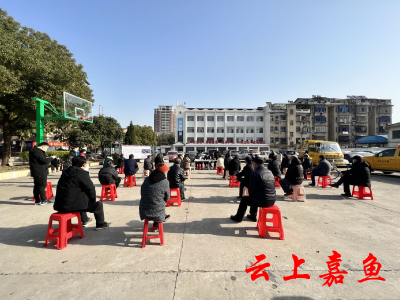 【文明嘉鱼】老旧小区改造听民意 嘉鱼住建现场办公征求群众意见