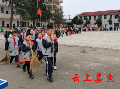 【文明嘉鱼】新街镇中心小学开展“雷锋精神薪火相传”主题教育月活动