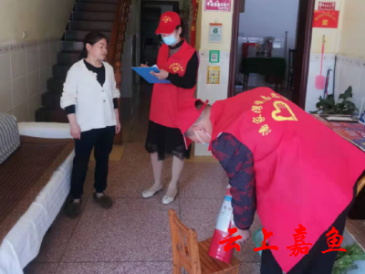 【文明嘉鱼】潘家湾镇开展安全生产入户宣传志愿活动