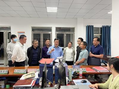 王永调研我县村级债务化解工作时强调：化解村级债务 释放乡村振兴发展活力