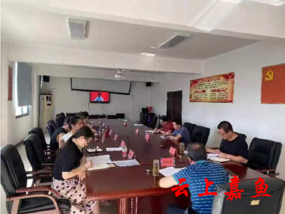 县供销社召开专题学习研讨会