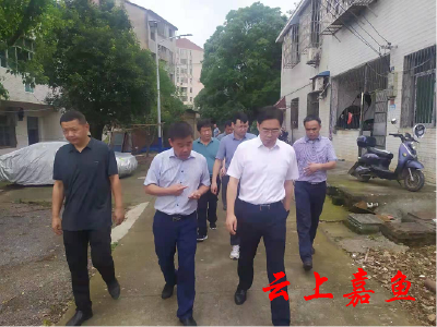 【下基层察民情解民忧暖民心】县领导开展“一下三民”实践活动