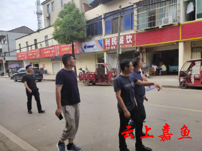 【下基层察民情解民忧暖民心】老社区有“老毛病” “一下三民”勤解决