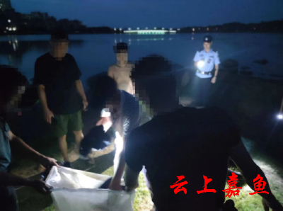 【百日行动】嘉鱼公安森林警察大队一晚查获15名馋嘴“夜猫”
