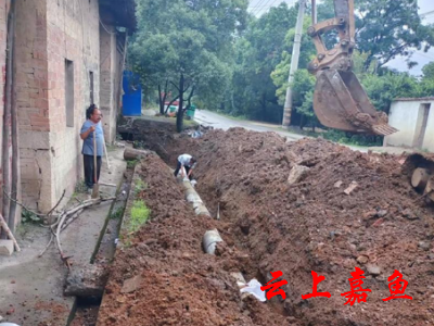 高铁岭镇石泉村：为民排积水解决“心头病”