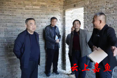 村湾夜话谋良策 幸福生活靠大家