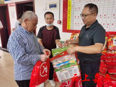 【文明嘉鱼】陆溪镇开展重阳节走访慰问活动