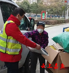 【文明嘉鱼】嘉鱼县救助管理站：寒冬送温暖