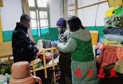 【文明嘉鱼】嘉鱼：情系“困难群体” 传递爱与温暖