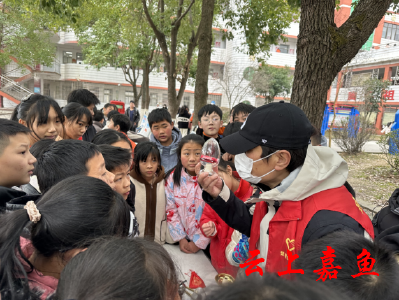 【文明嘉鱼】簰洲湾镇开展“扫黄打非·护苗2023”进校园活动