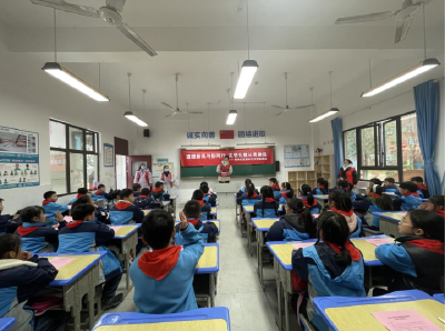【文明嘉鱼】鱼岳镇南街社区：文明宣讲进校园