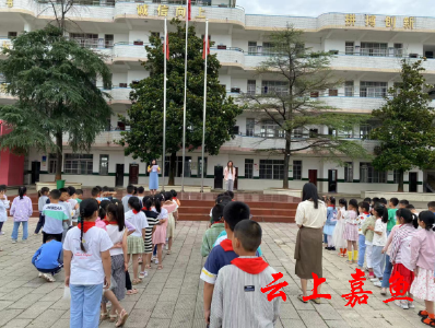 【文明嘉鱼】新街镇中心学校开展“珍爱生命——科学防溺水”演练活动