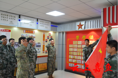 县人武部：重温入党誓词