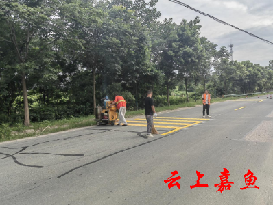 高铁岭镇：安装减速带 为群众系上“安全带”