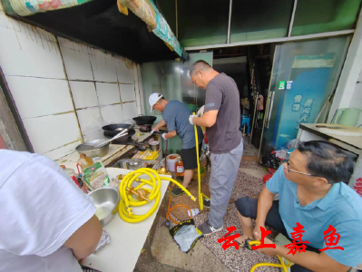 潘家湾镇：为餐饮行业拧紧燃气“安全阀”