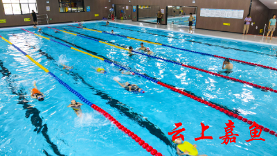 嘉鱼：护航学生暑期安全 暑期游泳公益培训班开班
