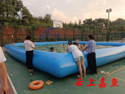 官桥镇：家门口建泳池守护孩子“清凉梦”