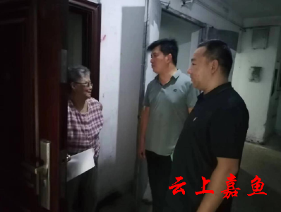 县医保局上门入户开展新时代文明实践活动宣传