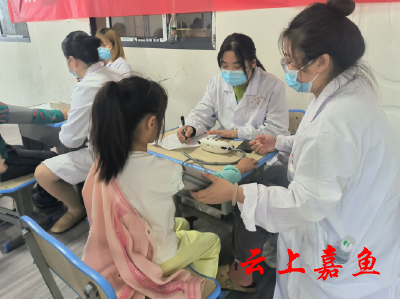 新街镇卫生院开展师生健康体检活动