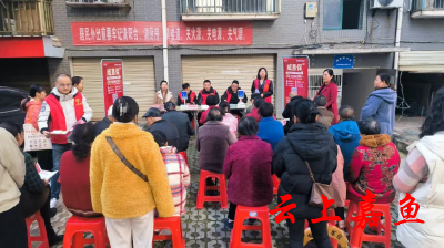 县医疗保障局开展医保政策宣传暨医保电子凭证激活推广活动