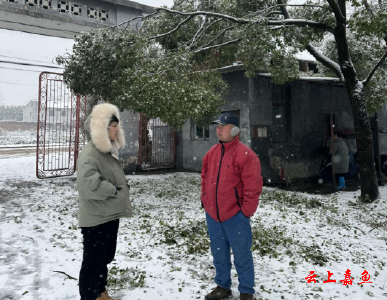 簰洲湾镇开展低温雨雪冰冻天气走访企业活动