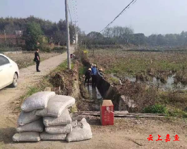 高铁岭镇：抢抓时节修水利清沟清渠保生产