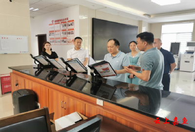 咸宁市总工会领导来嘉鱼调研社会组织建会和“小三级”工会工作