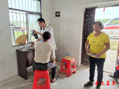 新街镇：“医”起防汛为健康保驾护航