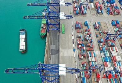 坚定信心 推动经济持续向好——中国经济圆桌会解读2024年中央经济工作会议精神