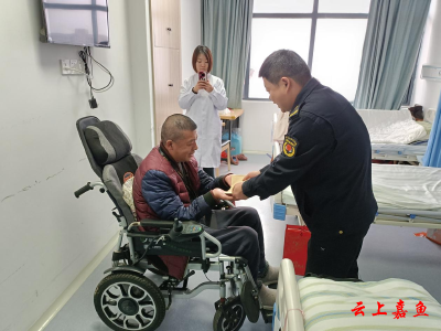 县城市管理综合执法大队：节前走访慰问 送温暖递真情