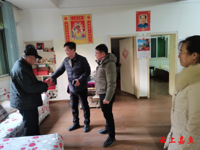 鱼岳镇西街社区：新春送关怀 岁寒送温暖