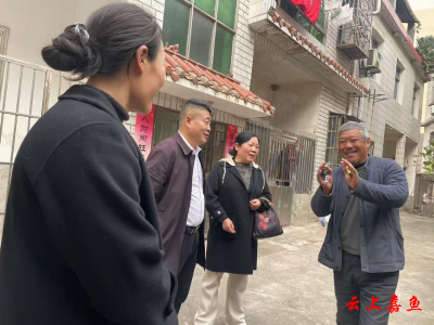 鱼岳镇南街社区：情暖寒冬 社区慰问进行时