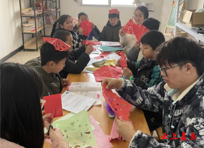 高铁岭镇广济堂村开展“指尖艺术课堂——剪纸折纸”活动