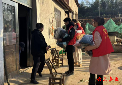 渡普镇开展“暖冬行动 ‘衣旧’有爱”爱心捐赠活动