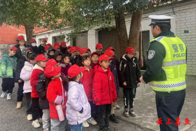 法治副校长开讲“开学第一课”：播撒法治种子护航青春成长