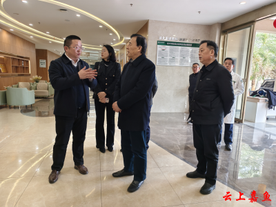 上海交通大学教授鲍勇来湖北军威医院交流指导