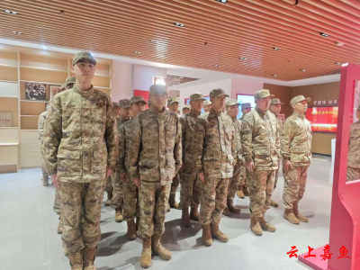 “雷”厉“锋”行身示范，革命“新”火永相传