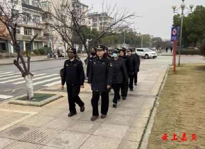 嘉鱼县城管综合执法大队：街头新风景 柔肩担使命