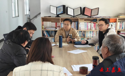 县统计局深入官洲村调研小麦苗情长势