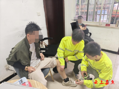 暴雨中暖心救援京珠运营公司紧急救助事故受伤司乘
