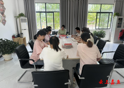 鱼岳镇东街社区开展“永久奋斗的青春”主题团日活动