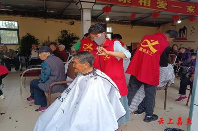 县义工协会：走进福寿鑫养老公寓 情暖银龄老人